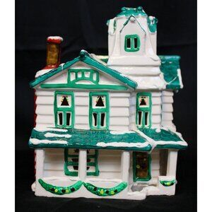VTG 1982 Dept 56 Wooden Clapboard Ceramic Snowhouse Series Winter Holiday Green